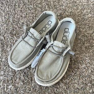 hey dudes size 8